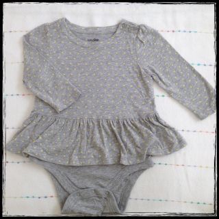 ベビーギャップ(babyGAP)のbabyGAP♡ペプラム型ロンパ♡80(ロンパース)