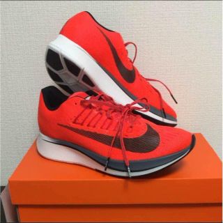 NIKE ZOOM FLY の　27.5cm ブライトクリムゾン　新色(スニーカー)