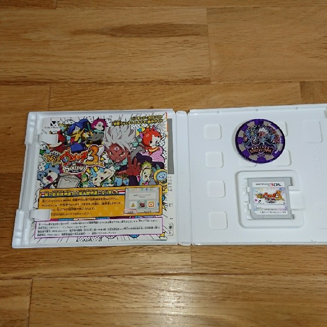 ニンテンドー3DS(ニンテンドー3DS)の【メダル付】妖怪ウォッチ3  スキヤキ  3DS エンタメ/ホビーのゲームソフト/ゲーム機本体(携帯用ゲームソフト)の商品写真