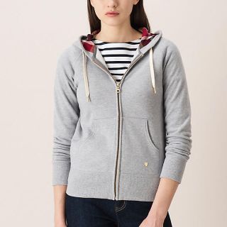 バーバリーブルーレーベル(BURBERRY BLUE LABEL)の今期ブルーレーベルクレストブリッジパーカー38グレー(パーカー)