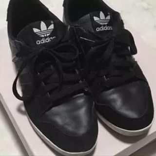 アディダス(adidas)のadidas♡ブラックローカットスニーカー(スニーカー)