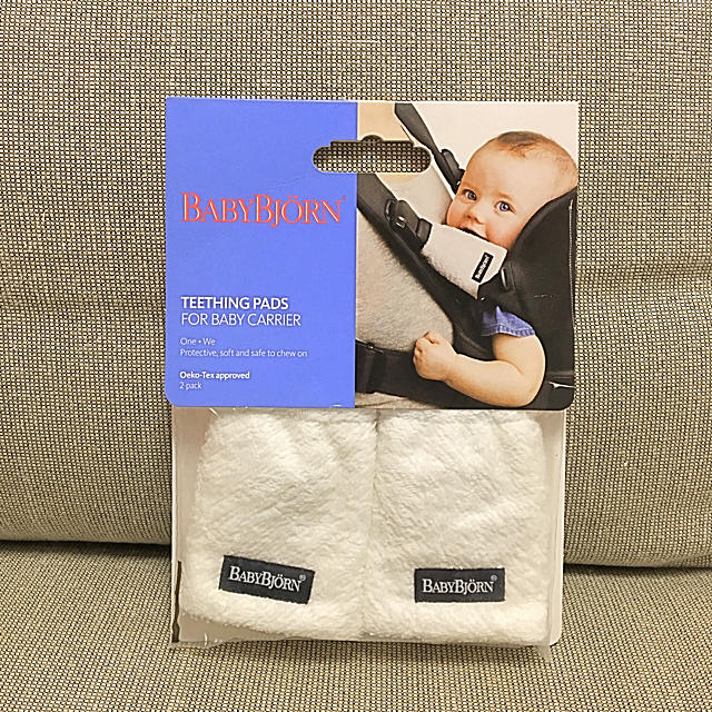 BABYBJORN(ベビービョルン)の5/3まで値下げ❗️新品✨ベビービョルン ティージングパッド ホワイト キッズ/ベビー/マタニティの外出/移動用品(抱っこひも/おんぶひも)の商品写真