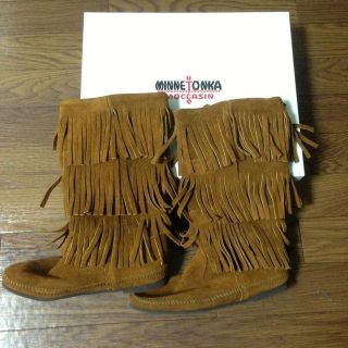 ミネトンカ(Minnetonka)のフリンジブーツ(ブーツ)