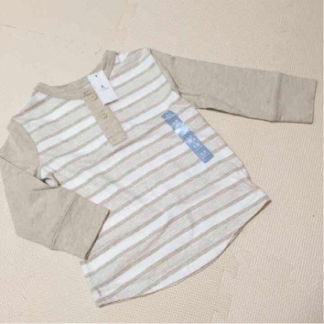 babyGAP(ベビーギャップ)のfuji様専用【定価半額以下！】babygap☆新品☆90☆長袖Tシャツ・ロンT キッズ/ベビー/マタニティのキッズ服男の子用(90cm~)(Tシャツ/カットソー)の商品写真