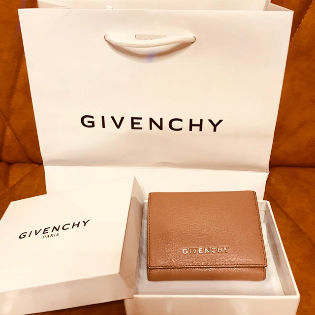 GIVENCHY 三つ折り 財布