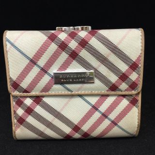 バーバリーブルーレーベル(BURBERRY BLUE LABEL)のバーバリーブルーレーベル 折財布 ブラック＆レッド レザー×サテン(財布)