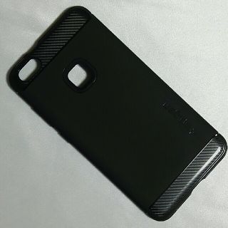 シュピゲン(Spigen)のP10lite ケース　spigen ラギッド・アーマー　黒(Androidケース)