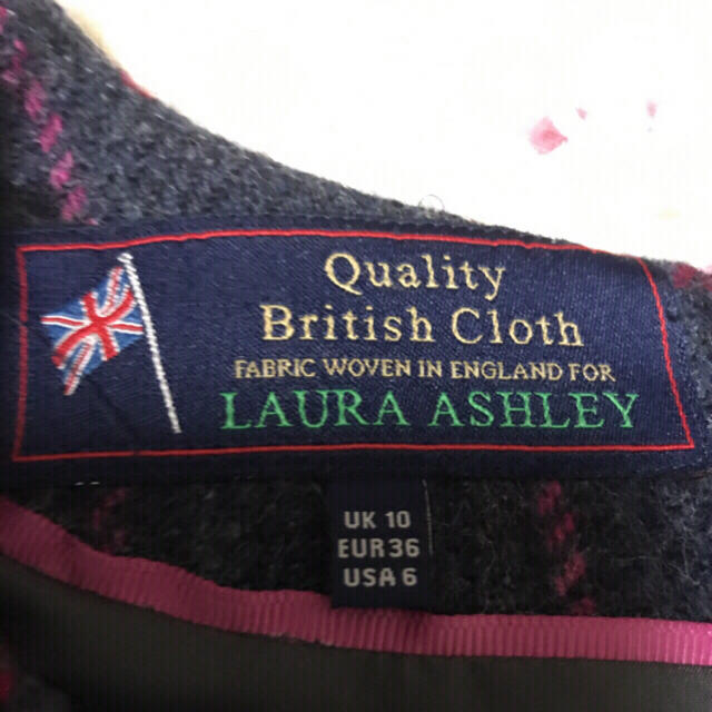 LAURA ASHLEY(ローラアシュレイ)の新品未使用 ♡ ローラ アシュレイ ワンピース レディースのワンピース(ひざ丈ワンピース)の商品写真