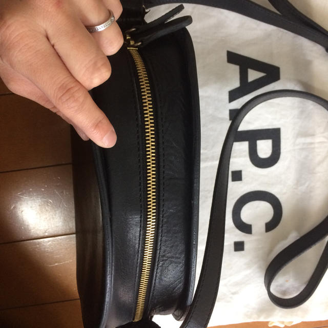 A.P.C(アーペーセー)のapc ハーフムーンバッグ レディースのバッグ(ショルダーバッグ)の商品写真