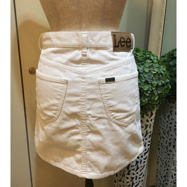 Lee(リー)のLee✩美品✩ホワイトコーデュロイミニスカート✩サイズXS レディースのスカート(ミニスカート)の商品写真