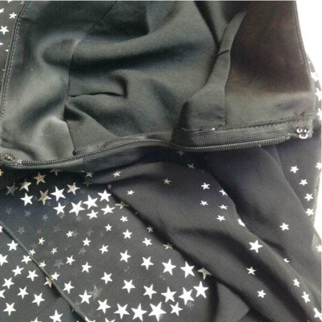 INDIVI(インディヴィ)のINDIVIインディヴィ星柄シフォンスカート黒×シルバー レディースのスカート(ひざ丈スカート)の商品写真