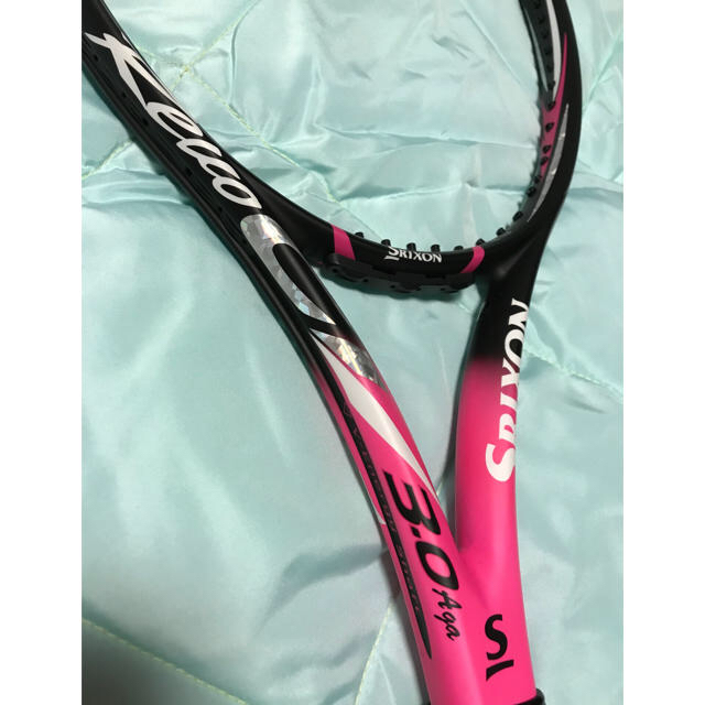 Srixon(スリクソン)のプレゼントにおすすめ☆ピンクが可愛いラケット新品ガット付☆レアモデル新品 スポーツ/アウトドアのテニス(ラケット)の商品写真