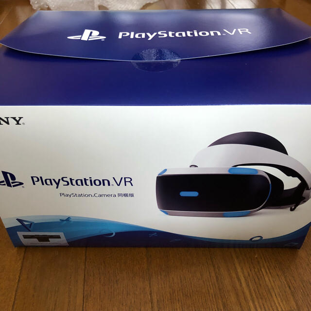 PlayStation VR(プレイステーションヴィーアール)の【新品】プレイステーション VR PlayStation Camera同梱版 エンタメ/ホビーのゲームソフト/ゲーム機本体(家庭用ゲーム機本体)の商品写真