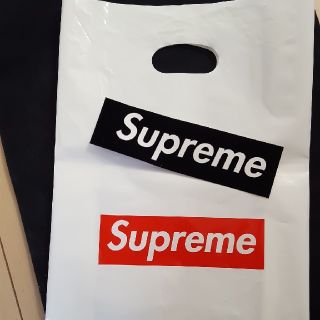 シュプリーム(Supreme)のSupremeステッカーと袋(ノベルティグッズ)