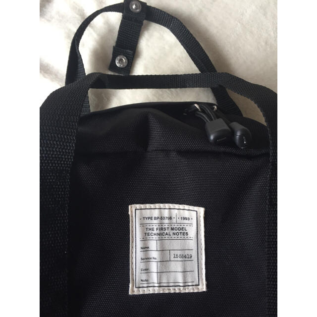 GU(ジーユー)の☆美品☆GU リュックサック ブラック 軽量 A4サイズ収納可 レディースのバッグ(リュック/バックパック)の商品写真