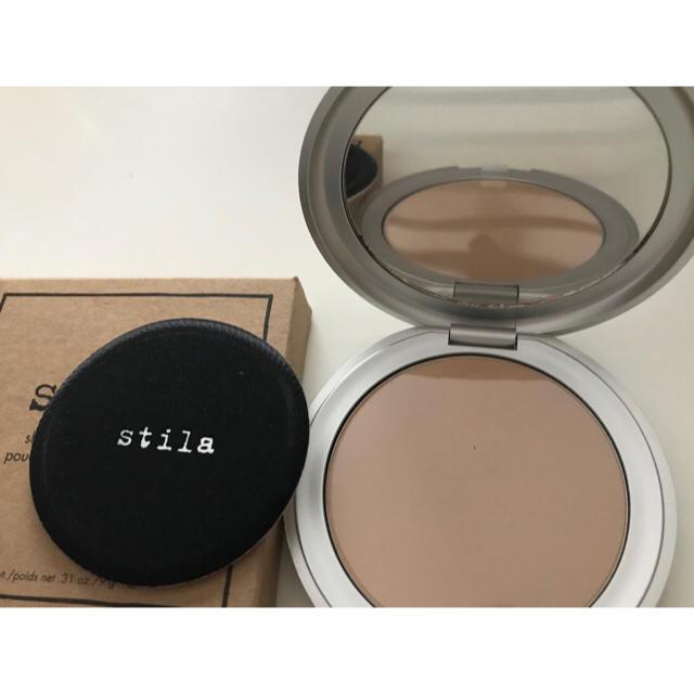 stila(スティラ)のお値下げ スティラ sheer pressed powder medium コスメ/美容のベースメイク/化粧品(フェイスパウダー)の商品写真