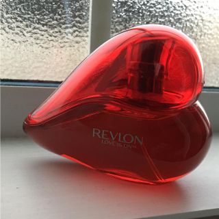 レブロン(REVLON)のREVLON ラブイズオン オードトワレ 50ml(香水(女性用))