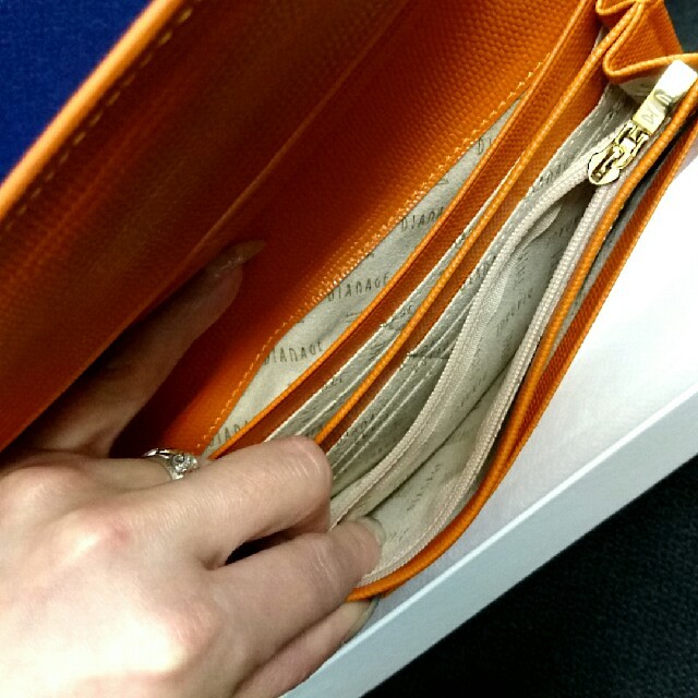 DIANA(ダイアナ)のお値下げ♥新品未使用♥お財布☆オレンジ☆ レディースのファッション小物(財布)の商品写真