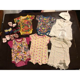 ベビーギャップ(babyGAP)のロンパースセットと雲の授乳枕(ロンパース)