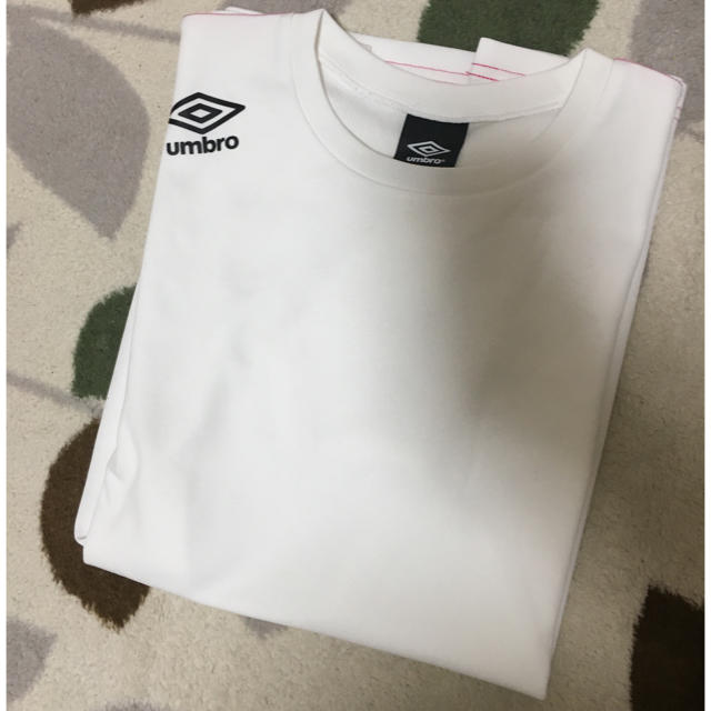 UMBRO(アンブロ)のUNBRO 半袖Tシャツ スポーツ/アウトドアのスポーツ/アウトドア その他(バレーボール)の商品写真