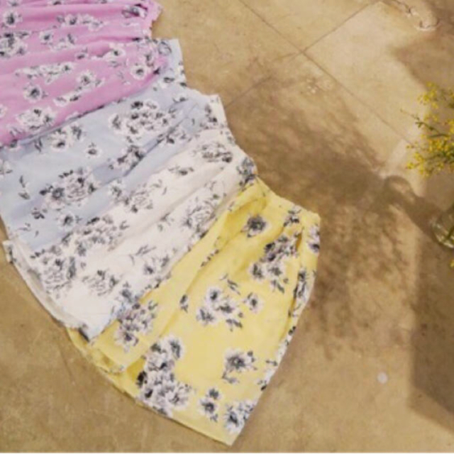 MERCURYDUO(マーキュリーデュオ)の最終価格【イエロー】フラワーカラーオーガンジーSK レディースのスカート(ひざ丈スカート)の商品写真