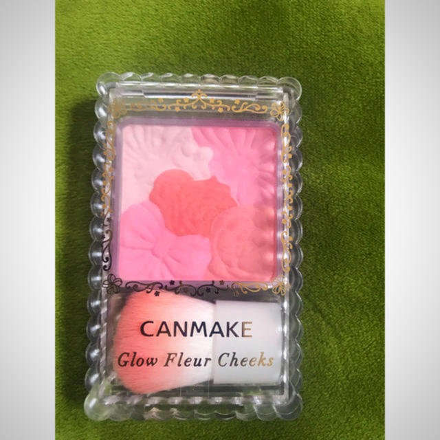 CANMAKE(キャンメイク)のグロウフルールチークス コスメ/美容のベースメイク/化粧品(チーク)の商品写真