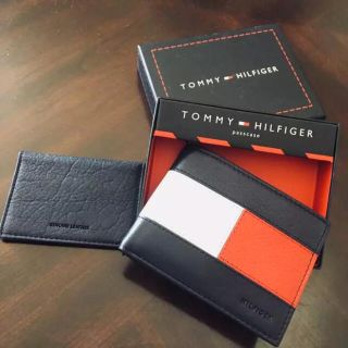 トミーヒルフィガー(TOMMY HILFIGER)の超レア品♪大人気のTommy Hilfigerビッグロゴ二つ折りレザーウォレット(折り財布)