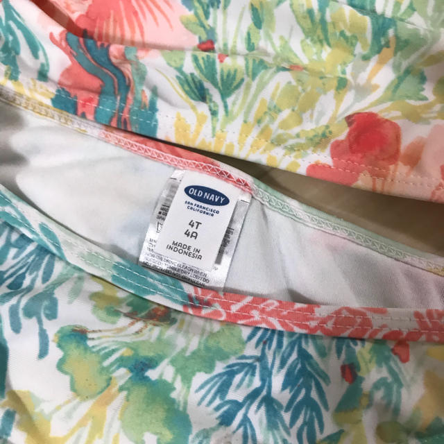 Old Navy(オールドネイビー)のボタニカル柄 タンキニ水着 110 oldnavy キッズ/ベビー/マタニティのキッズ服女の子用(90cm~)(水着)の商品写真