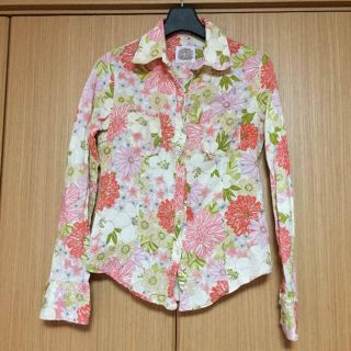 セシルマクビー(CECIL McBEE)の即購入可 美品 セシルマクビー 花柄シャツ(シャツ/ブラウス(長袖/七分))