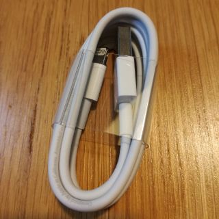 アイフォーン(iPhone)のiPhone　充電ケーブル　純正(バッテリー/充電器)