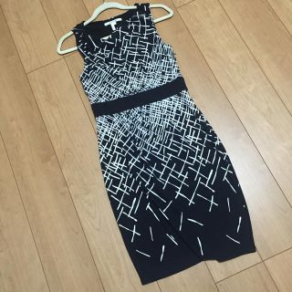 ビーシービージーマックスアズリア(BCBGMAXAZRIA)のマックスアンドクレオ(ひざ丈ワンピース)