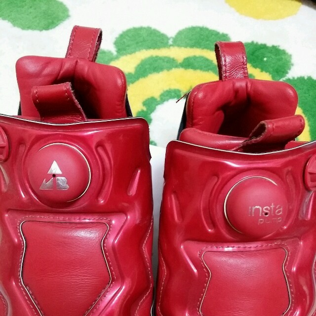 Reebok(リーボック)のambush ✕ reebok 赤 レディースの靴/シューズ(スニーカー)の商品写真