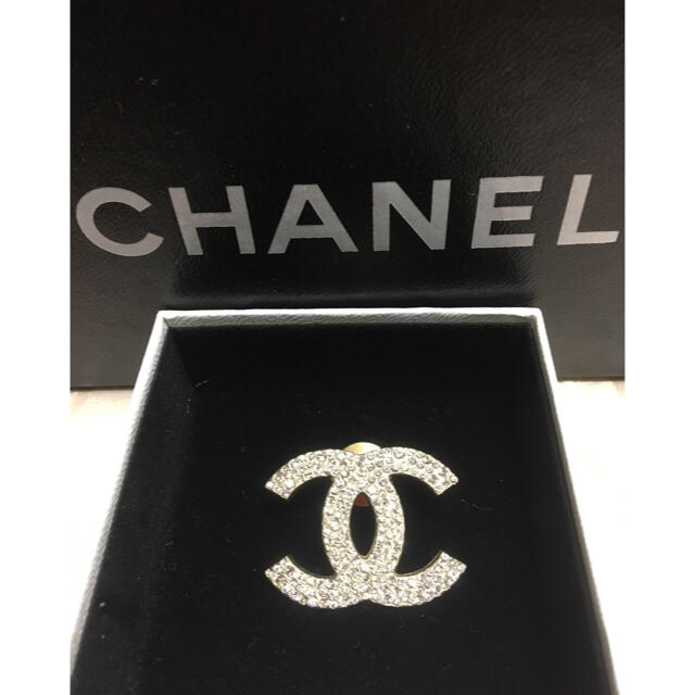 CHANEL(シャネル)のCHANEL ピンブローチ  レディースのアクセサリー(ブローチ/コサージュ)の商品写真