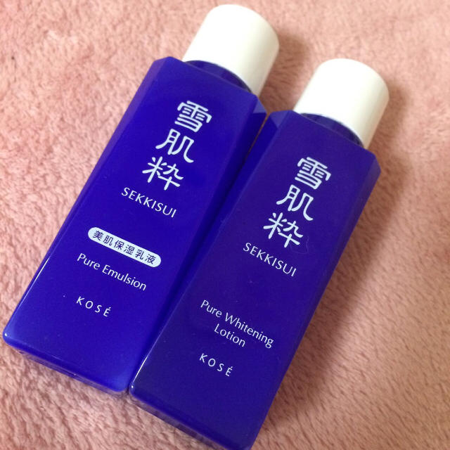 雪肌精(セッキセイ)の新品◆雪肌粋 薬用美白化粧水 ピュアエマルジョン 乳液◆セット 80ml 雪肌精 コスメ/美容のスキンケア/基礎化粧品(化粧水/ローション)の商品写真