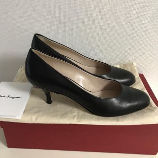 フェラガモ(Ferragamo)のりりこ様専用！美品☆Ferragamo☆パンプス☆7D☆本革☆黒☆(ハイヒール/パンプス)