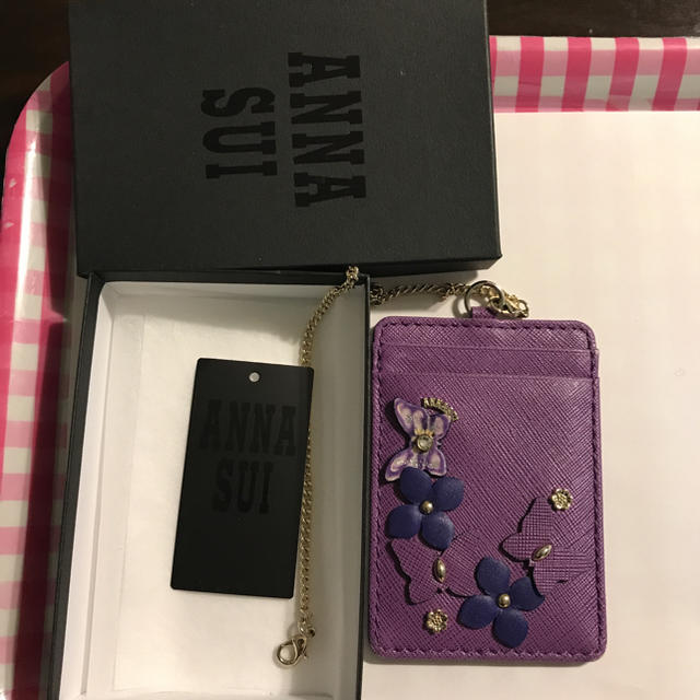 ANNA SUI(アナスイ)のANNA SUI パスケース 鮮やか紫 蝶々！ レディースのファッション小物(パスケース/IDカードホルダー)の商品写真