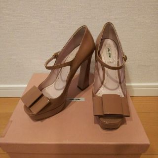 ミュウミュウ(miumiu)の大幅値下げ★美品 miumiu バナナヒール リボンパンプス(ハイヒール/パンプス)