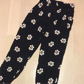 ザラ(ZARA)のZARA パンツ(カジュアルパンツ)