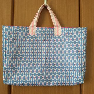 フェフェ(fafa)のししまる様専用☆fafa☆美品 ブルーラビット レッスントートバッグ☆(レッスンバッグ)