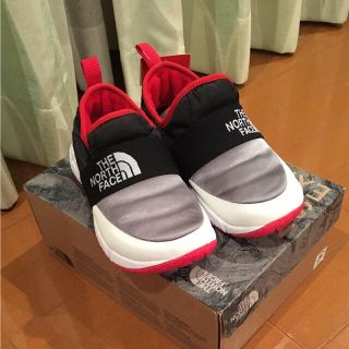 ザノースフェイス(THE NORTH FACE)のノースフェイス Traction Lite Moc blac×red 21㎝(スニーカー)