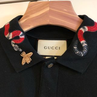 グッチ(Gucci)のGUCCI スネークエンブロイダリー ポロシャツ(ポロシャツ)