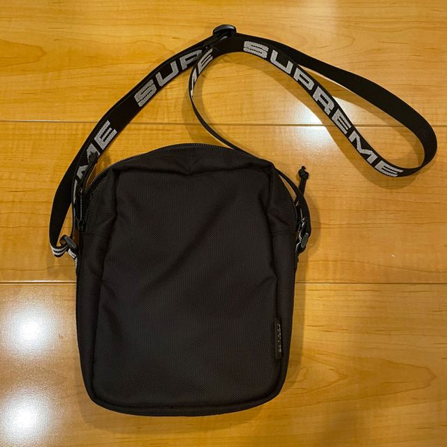 Supreme(シュプリーム)のコロちゃん様専用　Supreme 18SS ショルダーバッグ メンズのバッグ(ショルダーバッグ)の商品写真