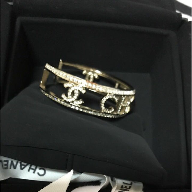 CHANEL - CHANELバングルの通販 by よちぴー's shop|シャネル CHANEL - CHANELバングルの通販 by よちぴー's shop|シャネル