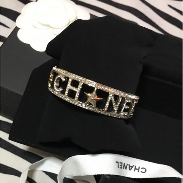 CHANEL - CHANELバングルの通販 by よちぴー's shop|シャネル CHANEL - CHANELバングルの通販 by よちぴー's shop|シャネル