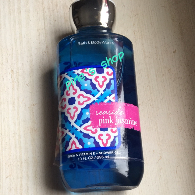 Bath & Body Works(バスアンドボディーワークス)のbath＆bodyworks シャワージェル コスメ/美容のボディケア(ボディソープ/石鹸)の商品写真