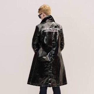 アンダーカバー(UNDERCOVER)の最終値下げ 16aw アンダーカバー ビニール ロゴ コート トレンチ 黒 2(トレンチコート)