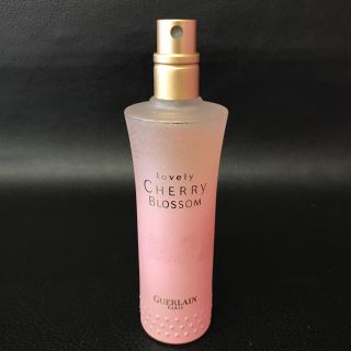 ゲラン(GUERLAIN)のゲラン ラブリー チェリーブロッサム 香水 35ml オードトワレ (香水(女性用))