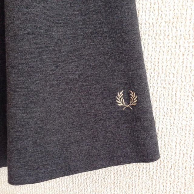 FRED PERRY(フレッドペリー)の値下げ！！☆FRED PERRY☆ グレーひざ丈スカート レディースのスカート(ひざ丈スカート)の商品写真