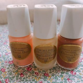 ディオール(Dior)のDior ネイル　ポリッシュ　ピンク　ベージュ　3本セット(マニキュア)