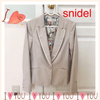 スナイデル(SNIDEL)のスナイデル♡スプリングテーラードジャケット 裏地フラワー(テーラードジャケット)